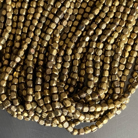 Beaded brass twist necklace - Picture 4 of 6